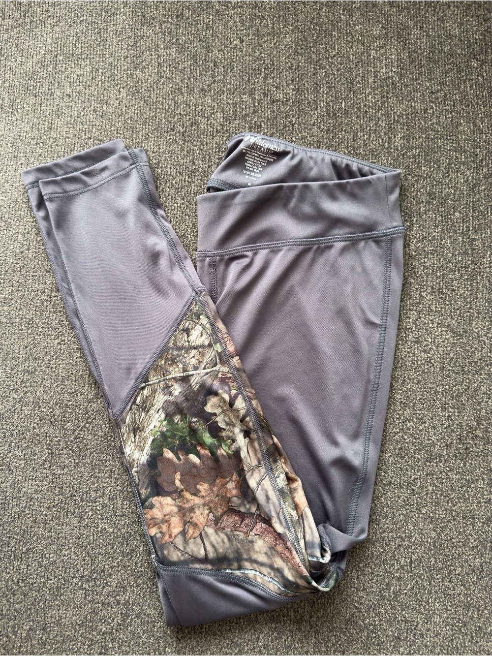 Wilderness Dreams Leggings with Camo Accent mossy oak women’s medium